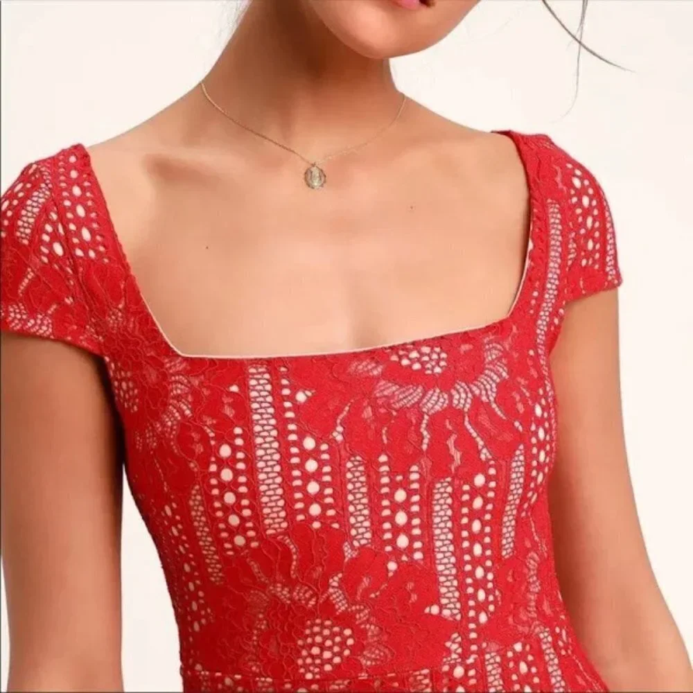 LULU'S LILIAN RED LACE MINI DRESS NWT SIZE LARGE - Picture 3 of 14